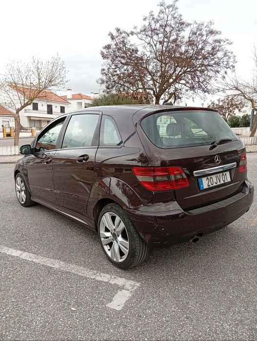 Mercedes benz B180