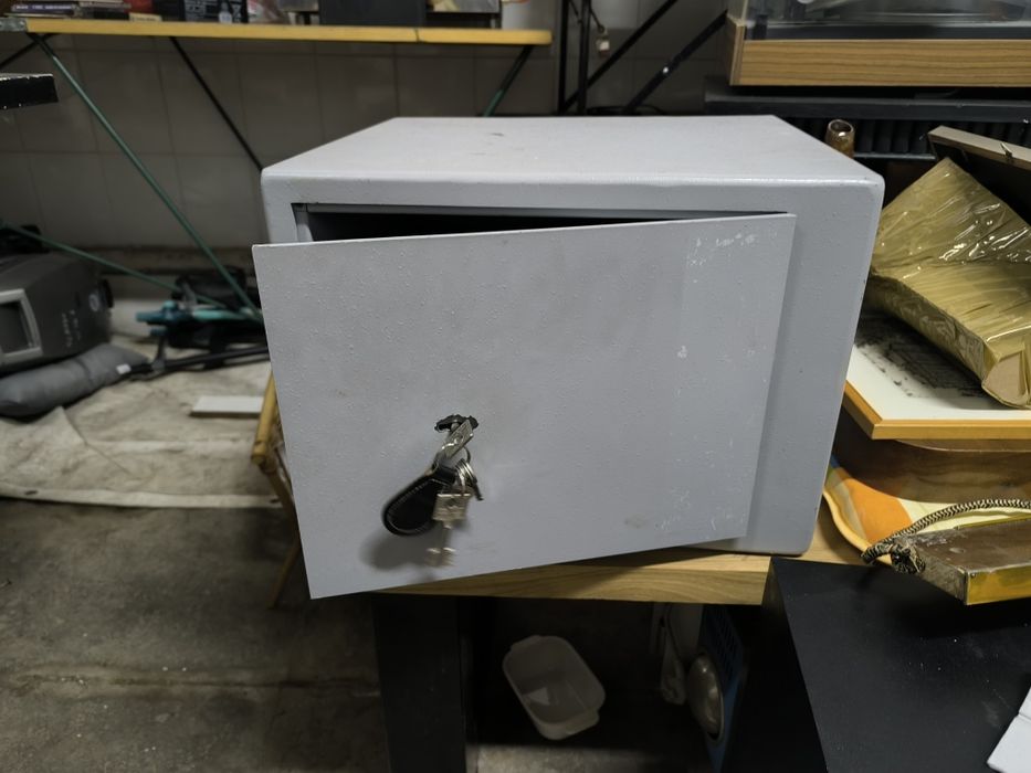 Sejf stan bardzo dobry