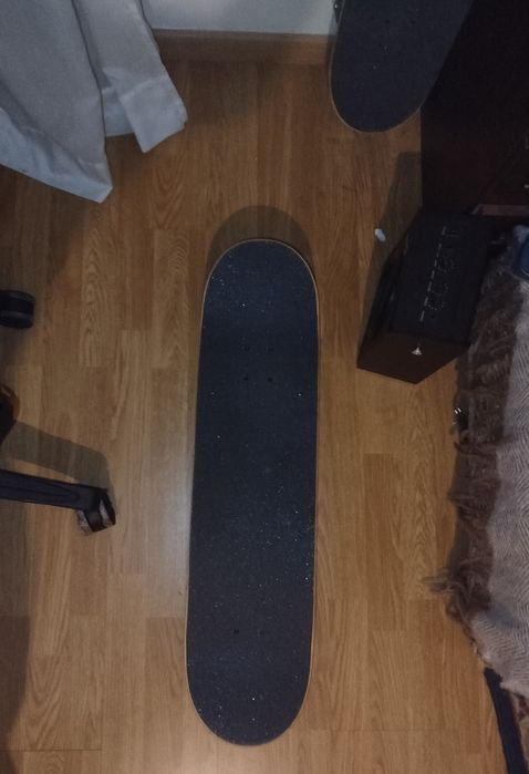 skate da creature e skate element semi novos