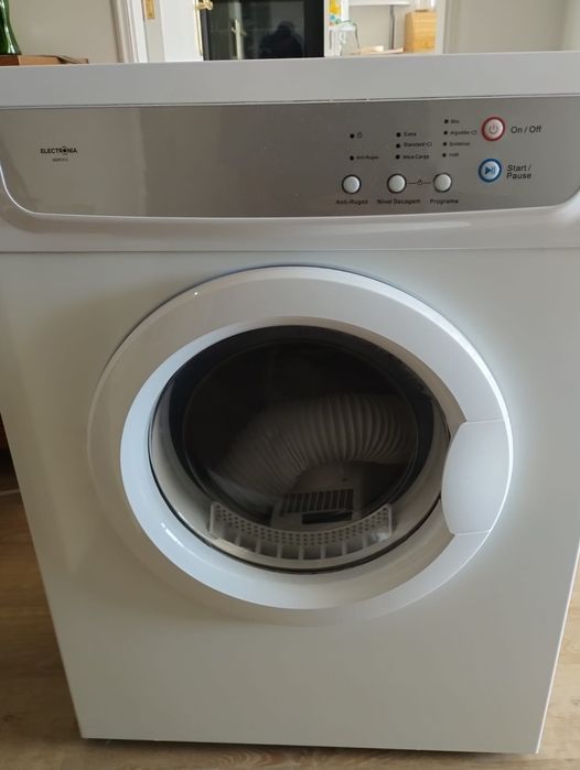 Máquina de secar roupa