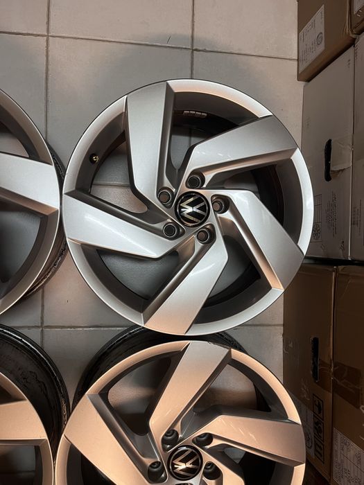 Jantes 17” 5x112 Originais Vw Golf MK8 Richmond