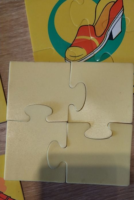 Conjunto de 14 puzzles portugueses antigos para criança