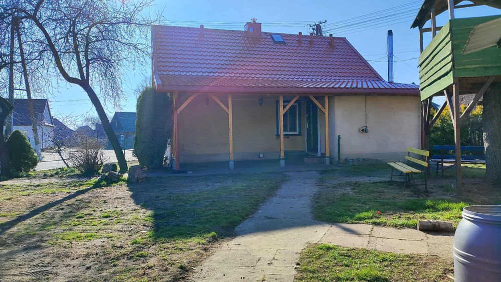 Drewniany dom na Podlasiu –60 m² +budynek gospodarczy, działka 1200 m²