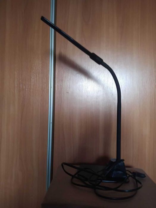 Настільна світлодіодна лампа  Delux TF-450 5 Вт LED