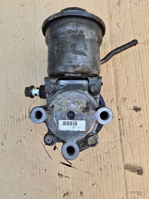 Насос гідропідсилювача керма ГУР Toyota Avensis Verso 2.0 D-4D 2001-2009 4432044080 насос гидроусилителя руля Тойота авенсис версо
