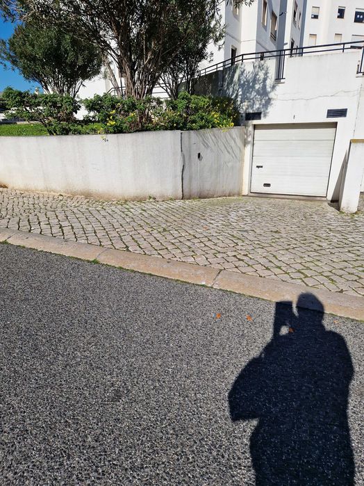 Arrenda-se Lugar de Garagem