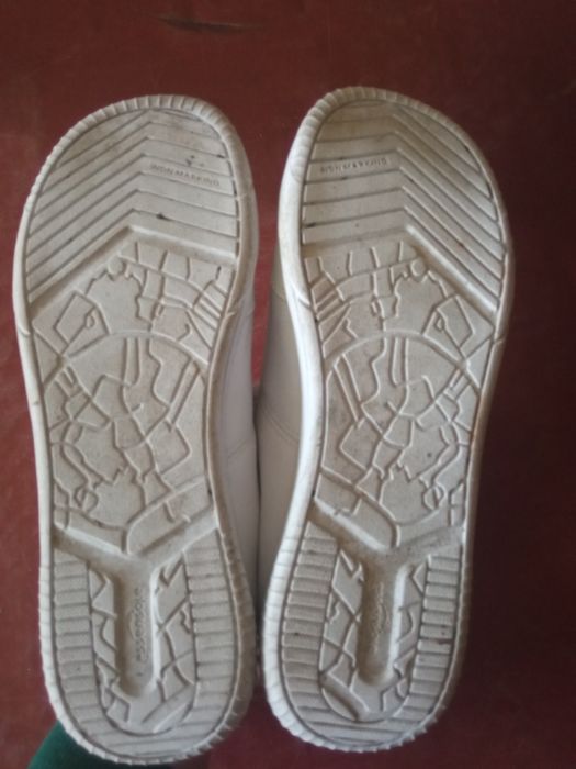 Кроссовки женские летние 37 размер