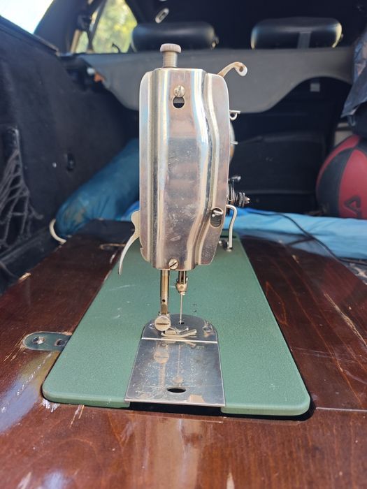 Máquina de Costura Antiga Husqvarna