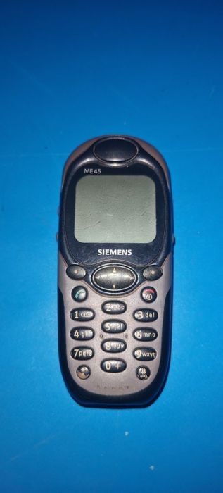 Кнопочный телефон