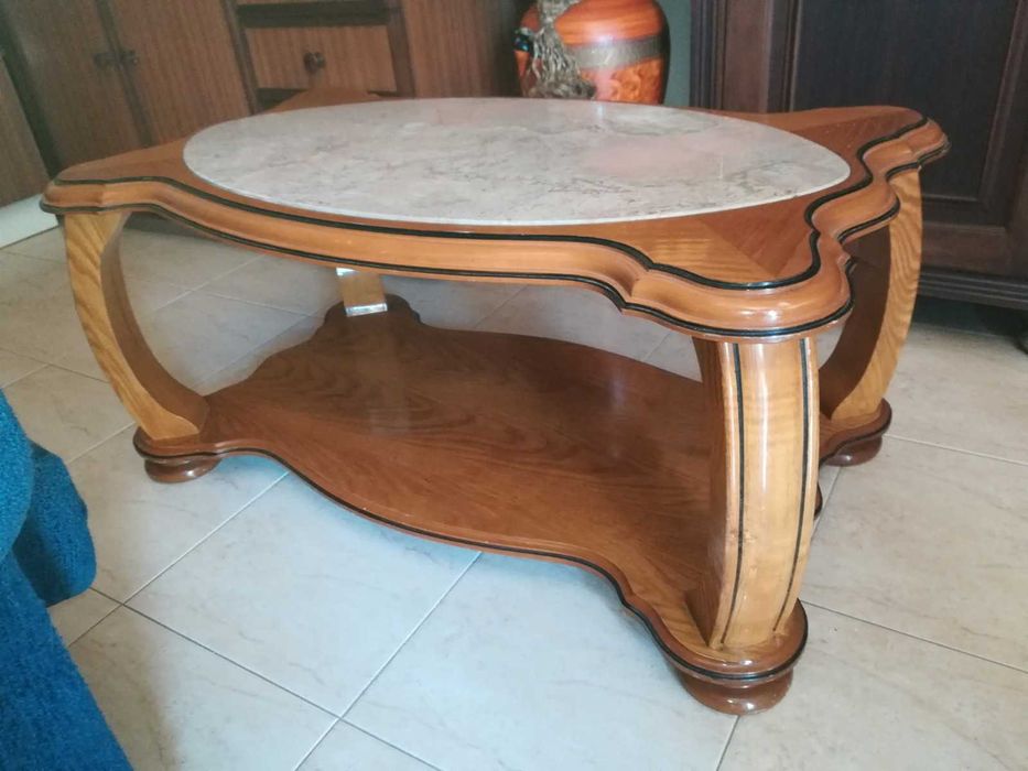 Mesa de apoio de mármore