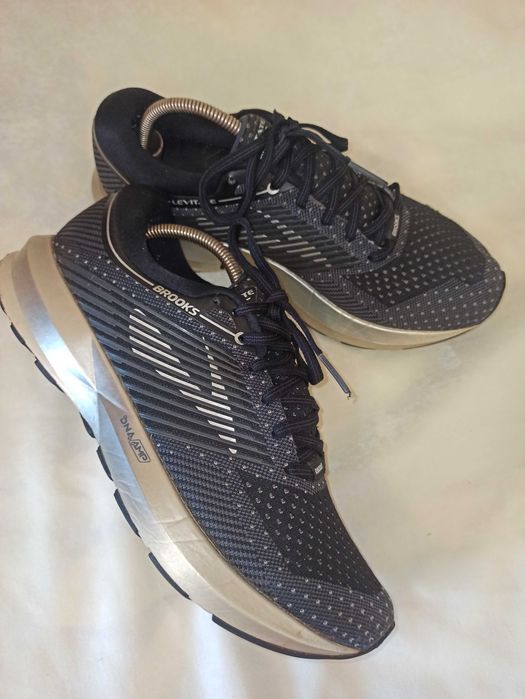 Кроссовки Brooks Levitate Black,39 р(25.5см)