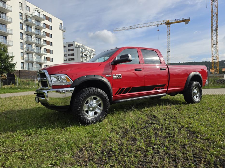 Dodge Ram 2500  Heavy Duty 6.4 HEMI  4x4