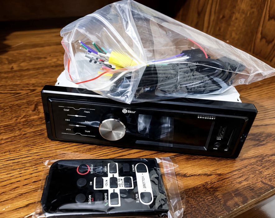 Rádio Automóvel 1DIN Sicur  (Bluetooth, USB, SD, AUX) + Comando