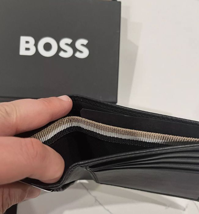 Продам шкіряній гаманець Hugo Boss City Deco