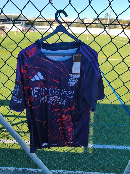 Camisola x Adidas x Vhils x Benfica