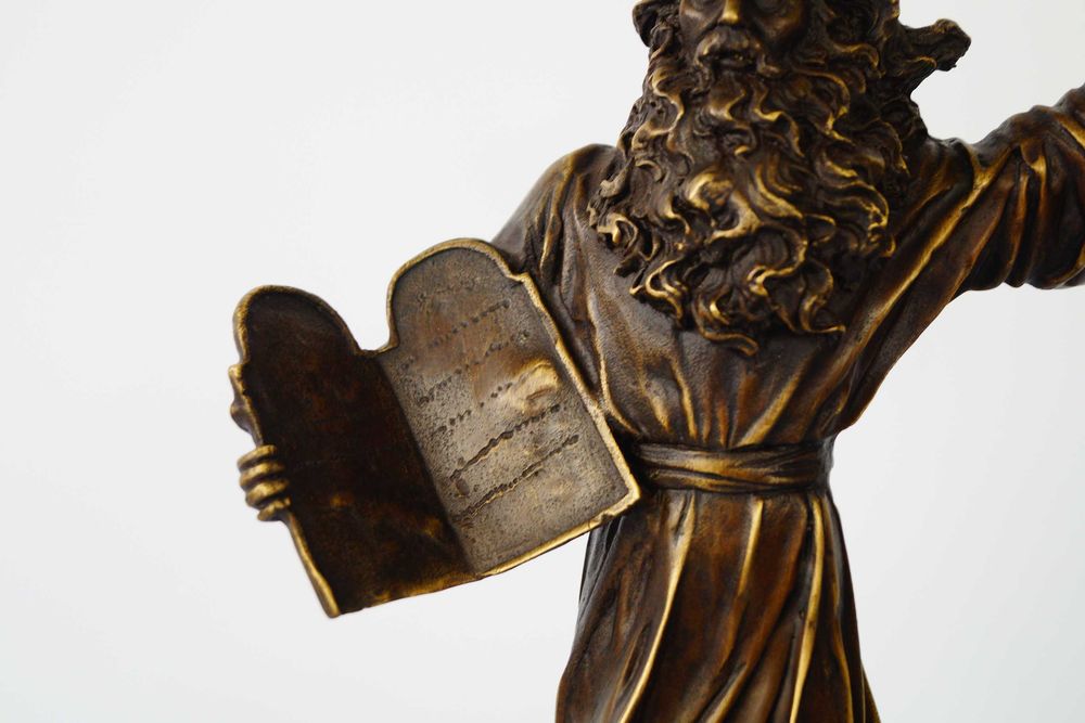 Mojżesz z biblią figura brązu rzeźba figura