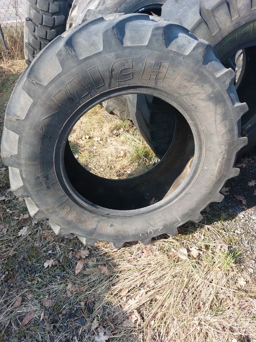 Opona 420/65R24 Michelin