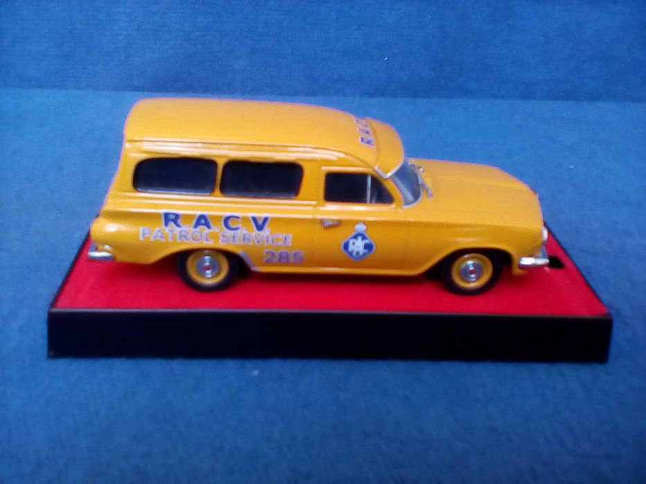 Trax Originals 1/43 1962 Holden EJ Van RACV (Raro)