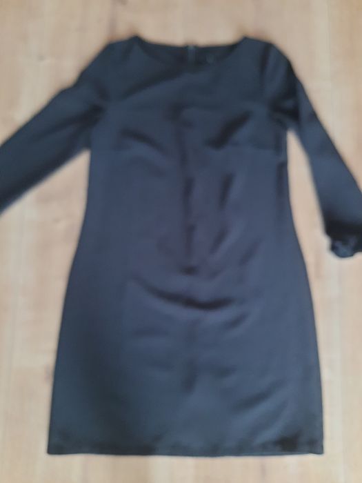 Czarna sukienka Mohito