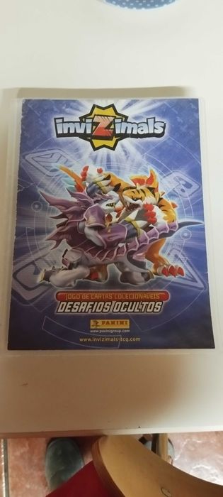 Caderneta Invizimals completa 500 cartas