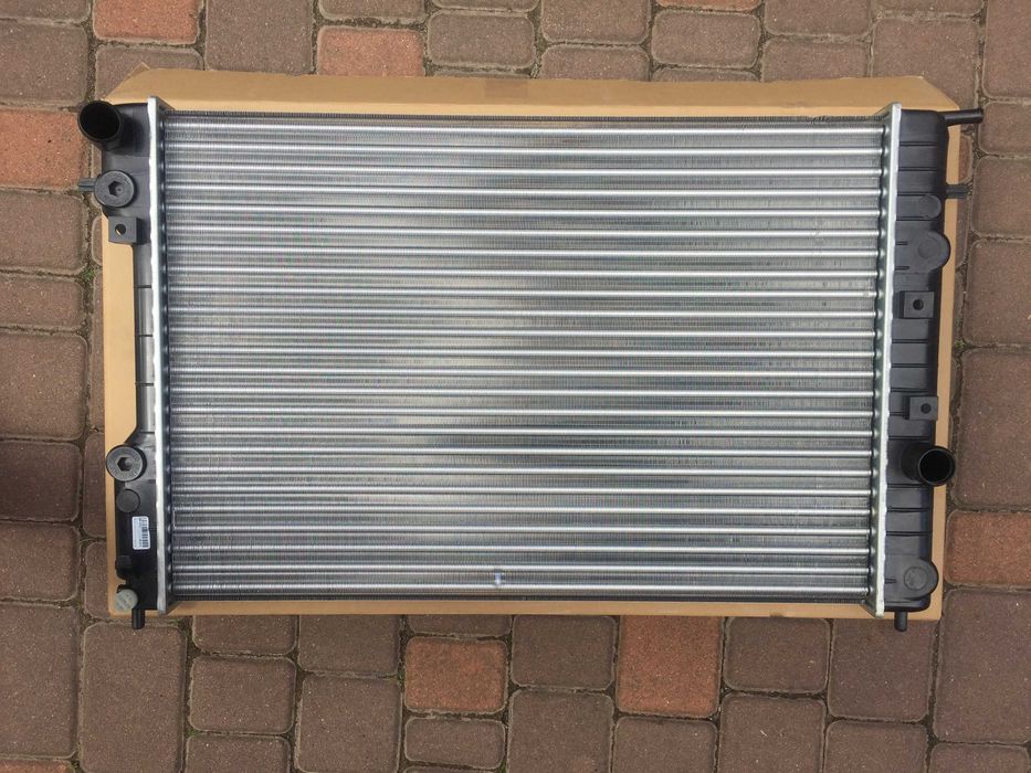 Радиатор Opel Omega B 2.0 2.2 (Бензин)