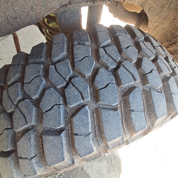 33 12.5 15 мт Goodrich шини