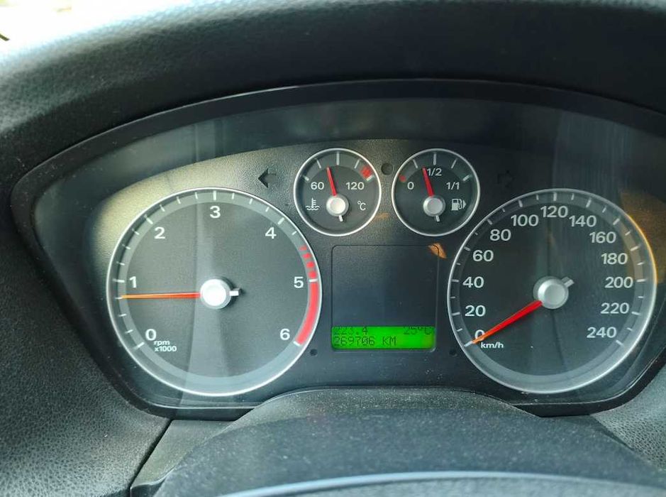 Ford Focus SW 5Lugares. 1.6 TDCi Sport, Carrinha a Diesel de 2005