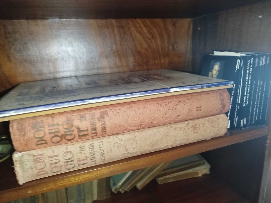 Vendo livros variados 7