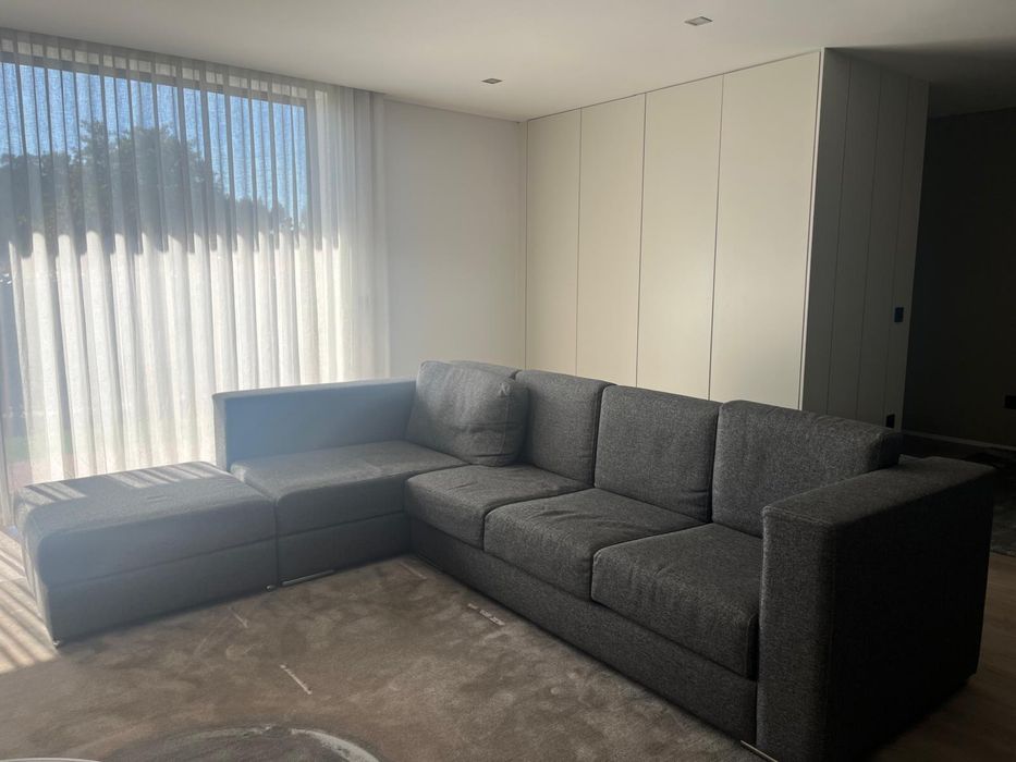Sofá com chaise longue