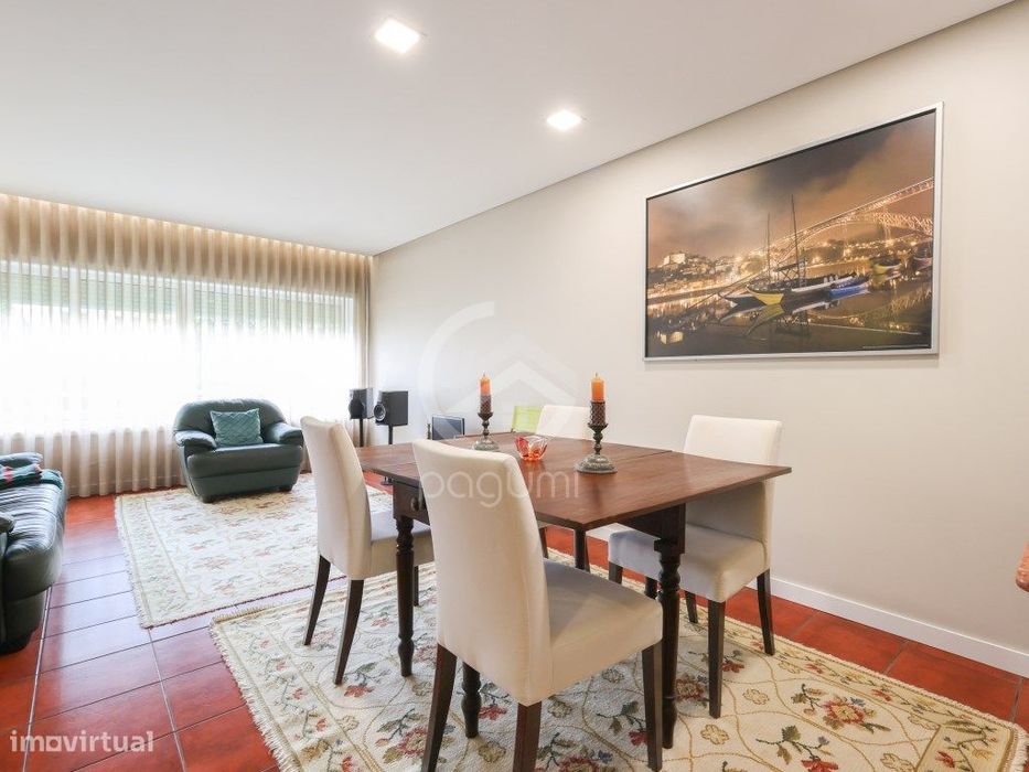 Apartamento T2 Pronto a Habitar - Conforto e Centralidade entre Par... — Guilhufe E Urrô, Porto