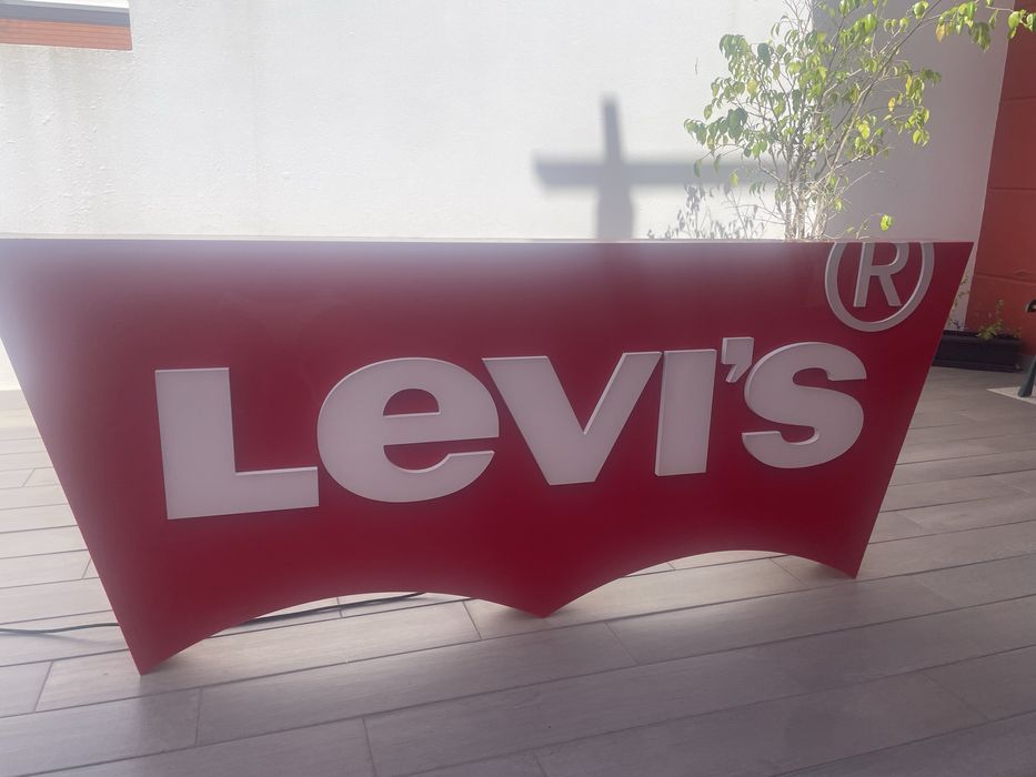 Placar Luminoso Original Levi’s— Peça Única!