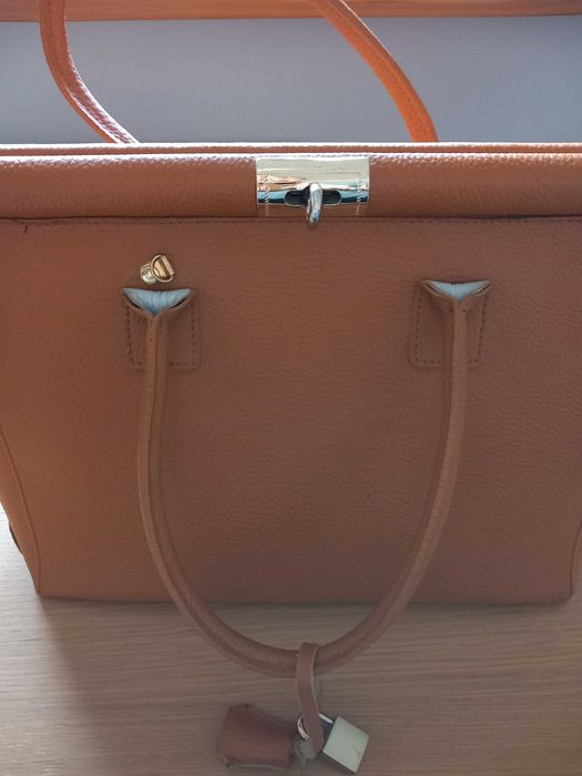 Torebka kuferek do ręki i na ramie