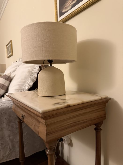 Mesinha de cabeceira