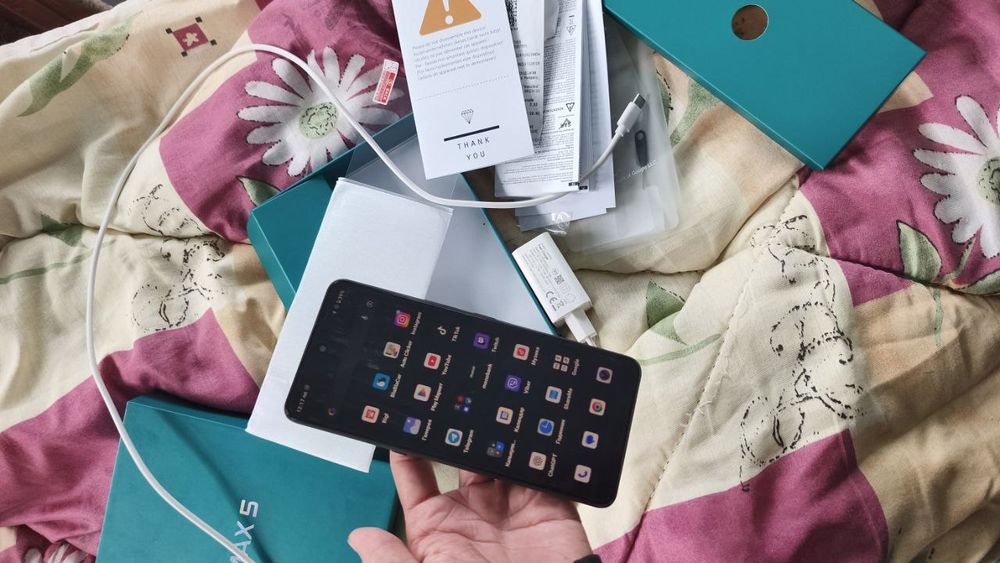 Смартфон Cubot Max 5 12/256Gb, 6,95” 144 гц IPS, 100 МП камери, NFC,