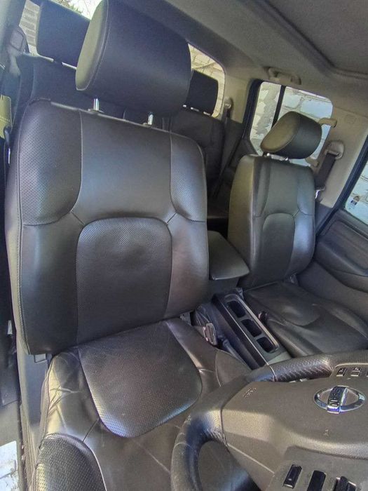 Продам автомобіль Nissan Navara D 40 diesel