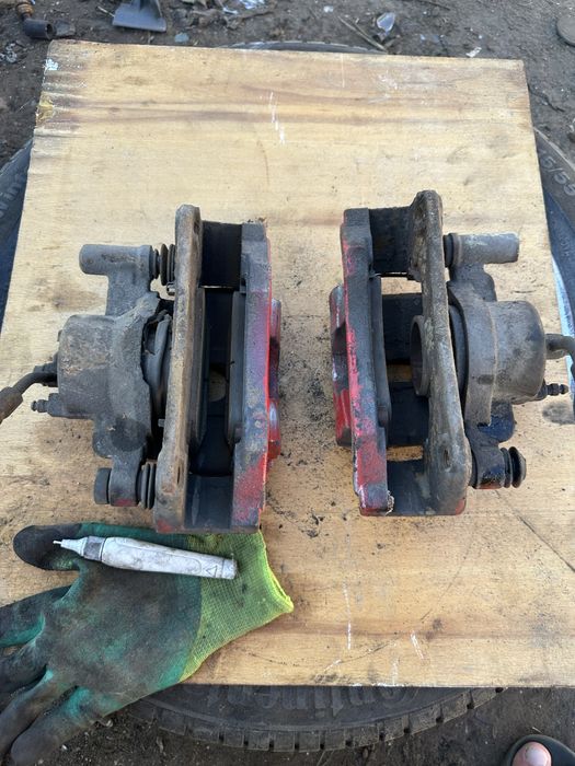 Супорт передний левый правый мазда 3 5 6