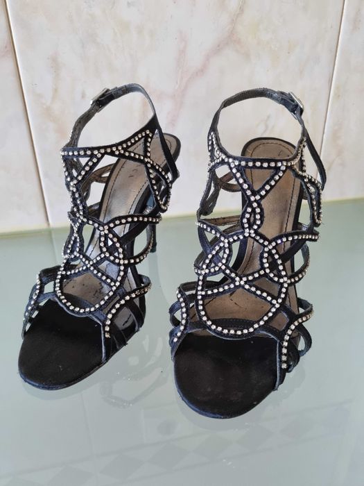 Sandálias com brilhantes - Buanca T.38
