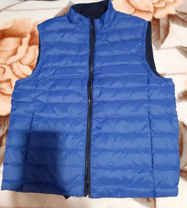 Puchowa kamizelka, bezrękawnik marki Vistula.
