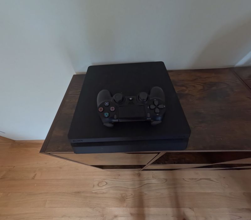PlayStation 4 e comando