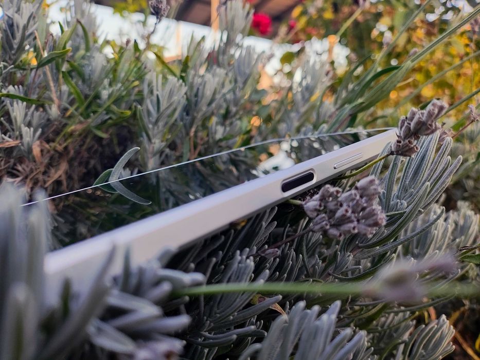 Компактний флагман з Японії Sharp R8S(Дві сім,Військов.станд.,8\256gb)