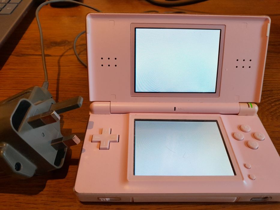 Nintendo DS Lite