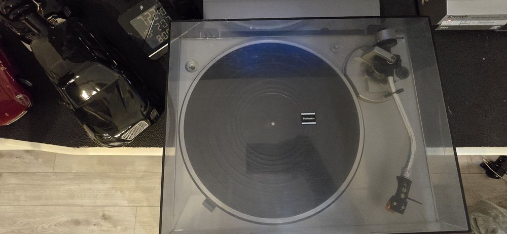 Gramofon Technics SL-D202 –