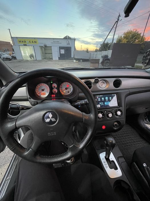 Продам офіційний Mitsubishi Outlander