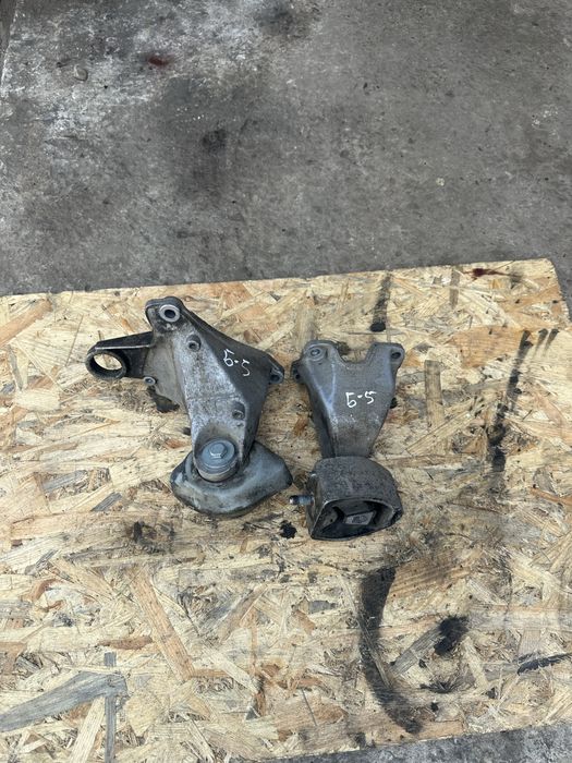 Кронштейн Пассат Б-5 Ауді А-4/6 Суперб Audi A-4/6 Superb B-5