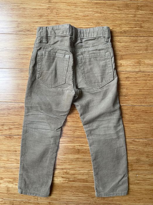 Spodnie chłopięce r. 110