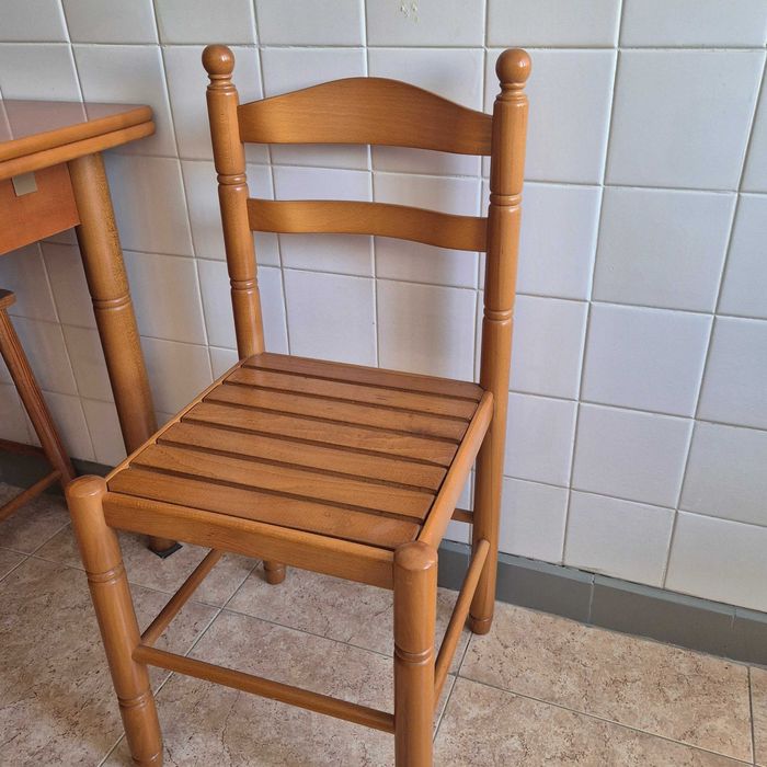 Mesa cozinha e cadeiras