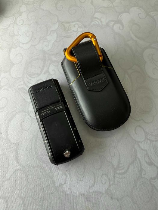 Vertu Ascent Black