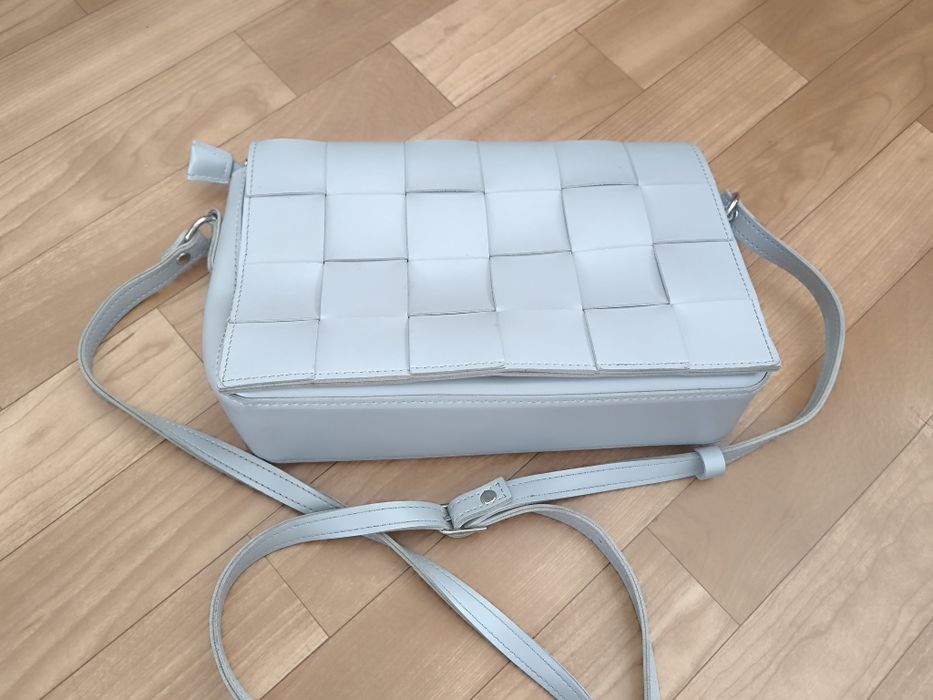 Сіра жіноча сумочка