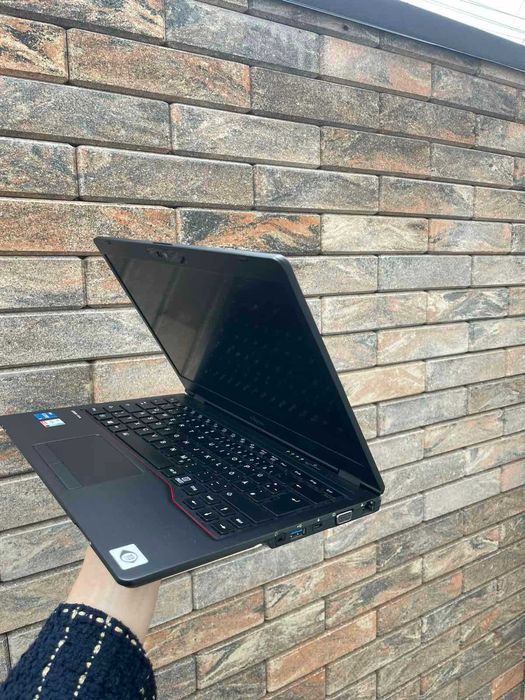 Fujitsu LifeBook U7311 i5-1135G7 / 8GB / 256GB / LTE — 90шт