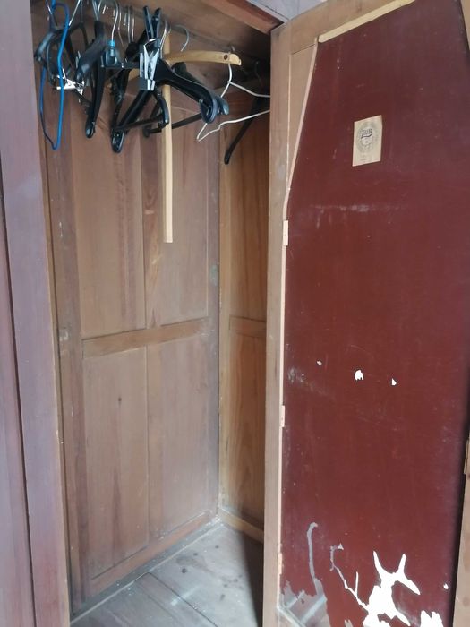 Roupeiro muito antigo